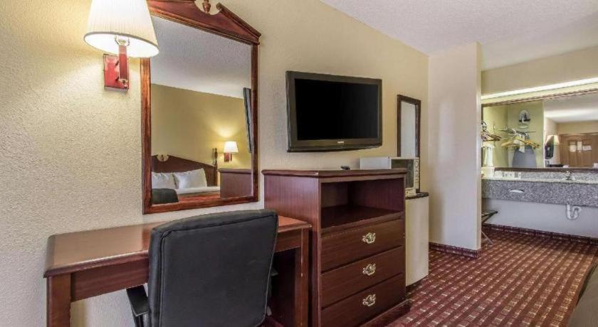 Quality Inn Andalusia Exterior photo